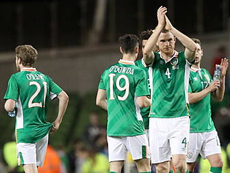 Richard Dunne puts microscope...